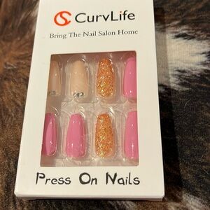 Super fun and cute CurvLife Nails